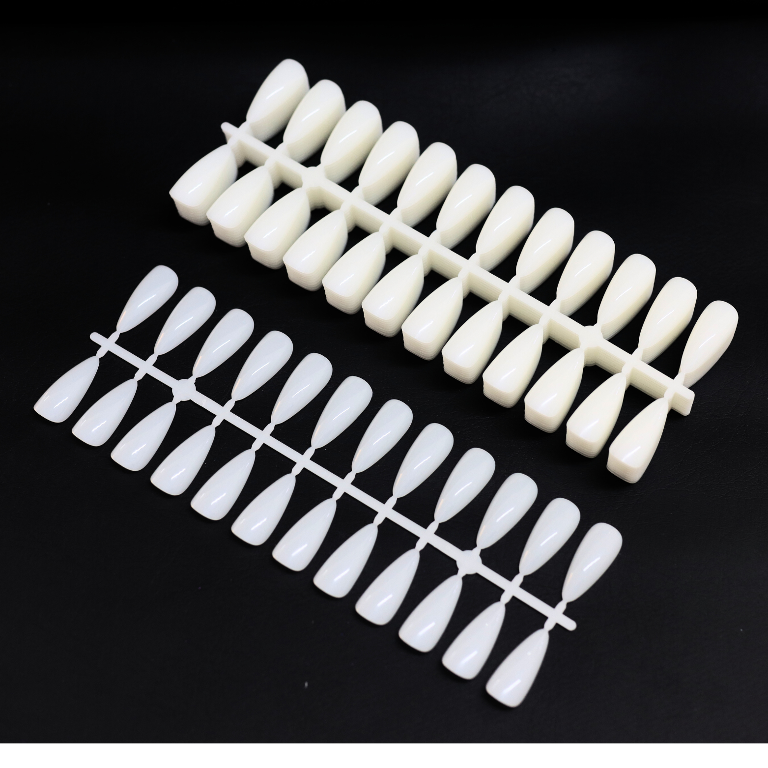 240pcs Muestra Display de Uñas Plástica Falso Uñas Falsas Artificial Muestra Color Uñas Postiza Práctica para Arte Uñas Salón DIY Manicura Pintar Exhibidor Esmalte de Uñas, Natural/Transparente - Image 2
